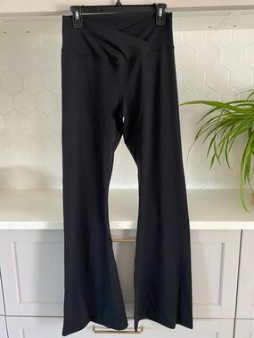 NWOT’s Black Crossover Flared Yoga Pants
